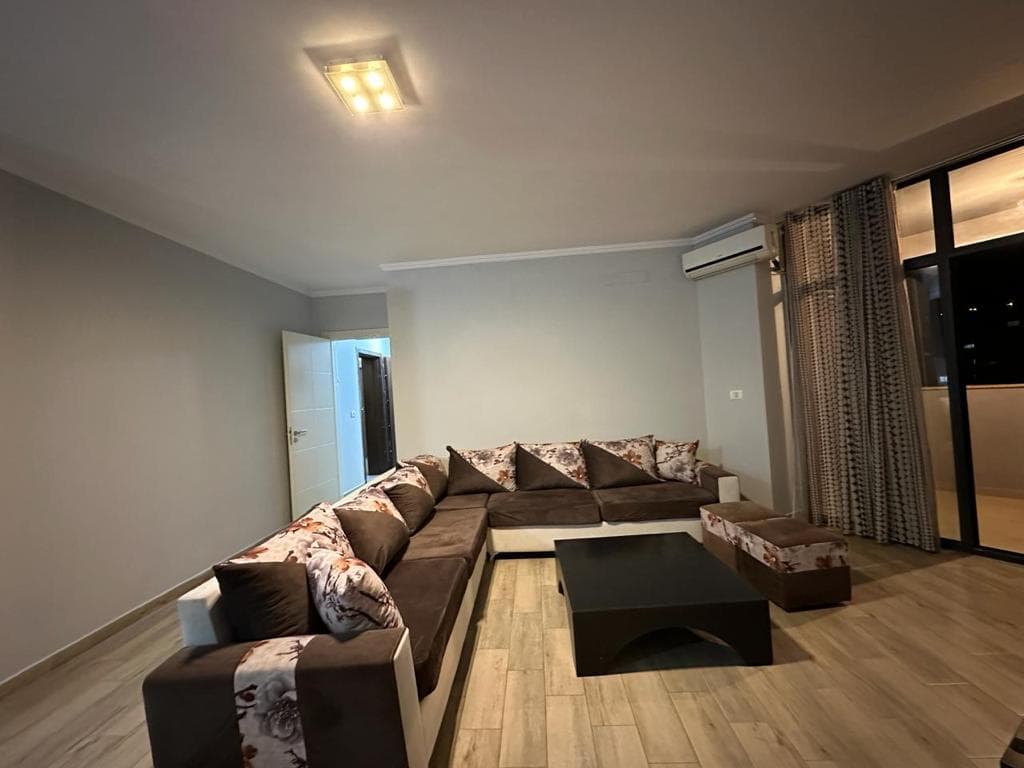 Shitet Apartament 3
