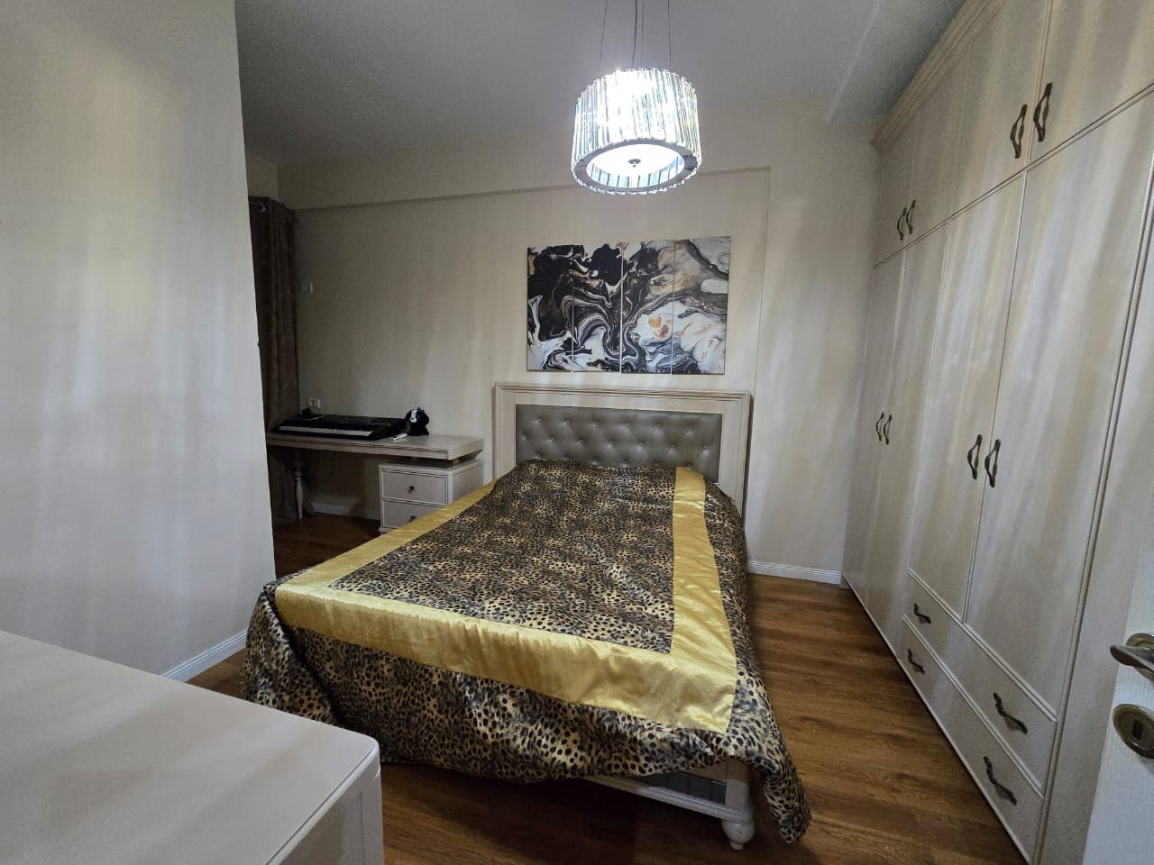Apartament me Qira 4
