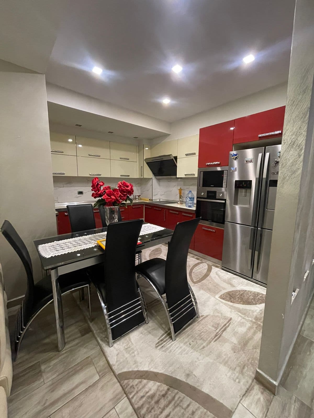Shitet Apartament 3+1