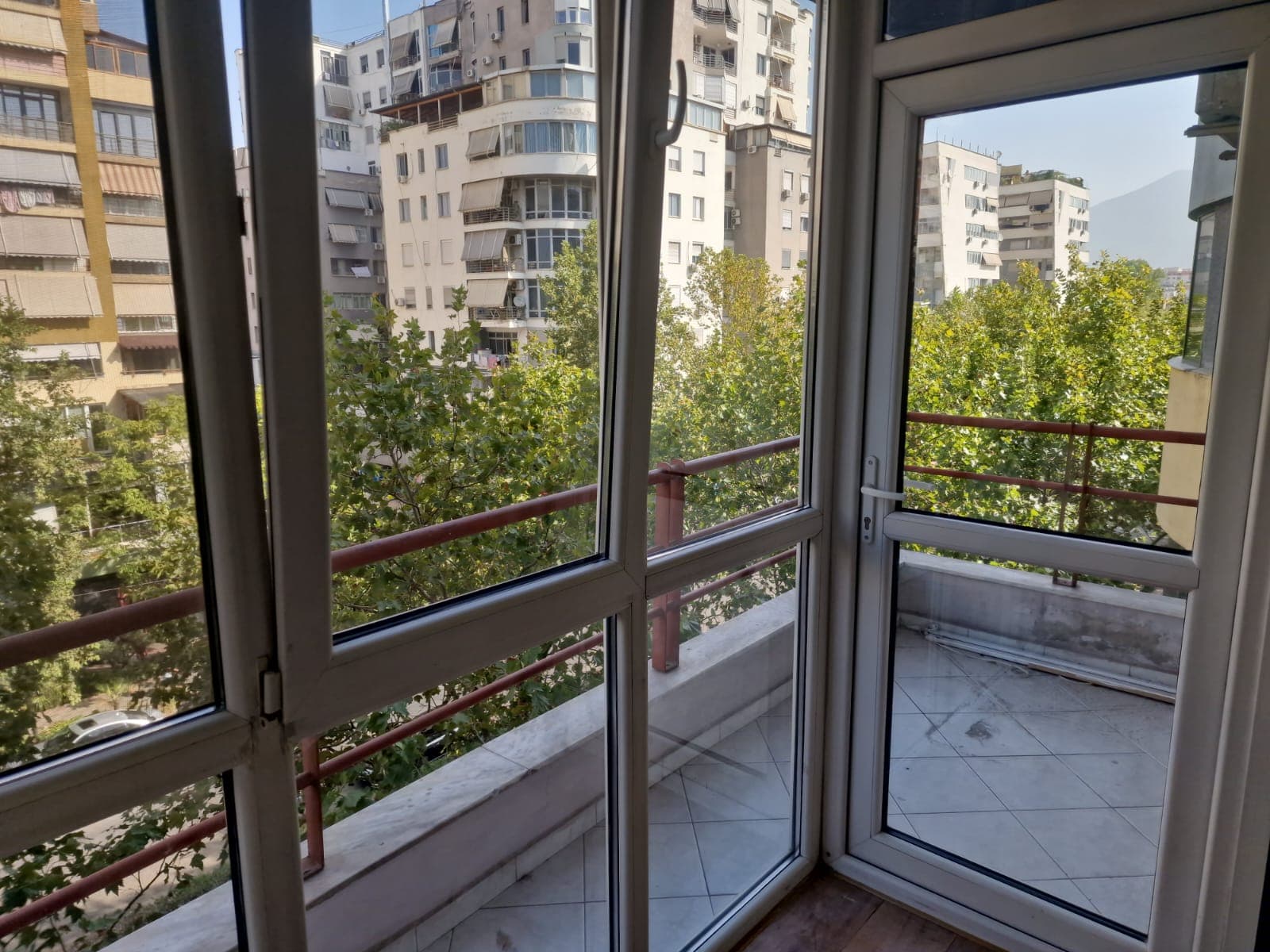 Apartament per zyra 2