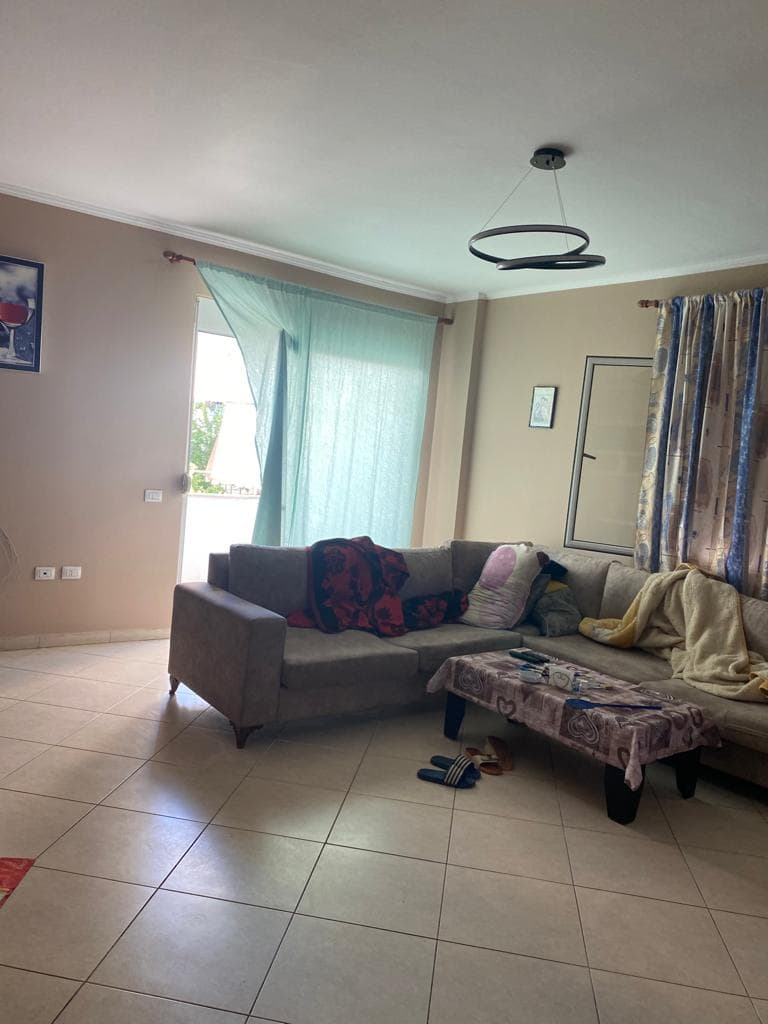 Shitet Apartament