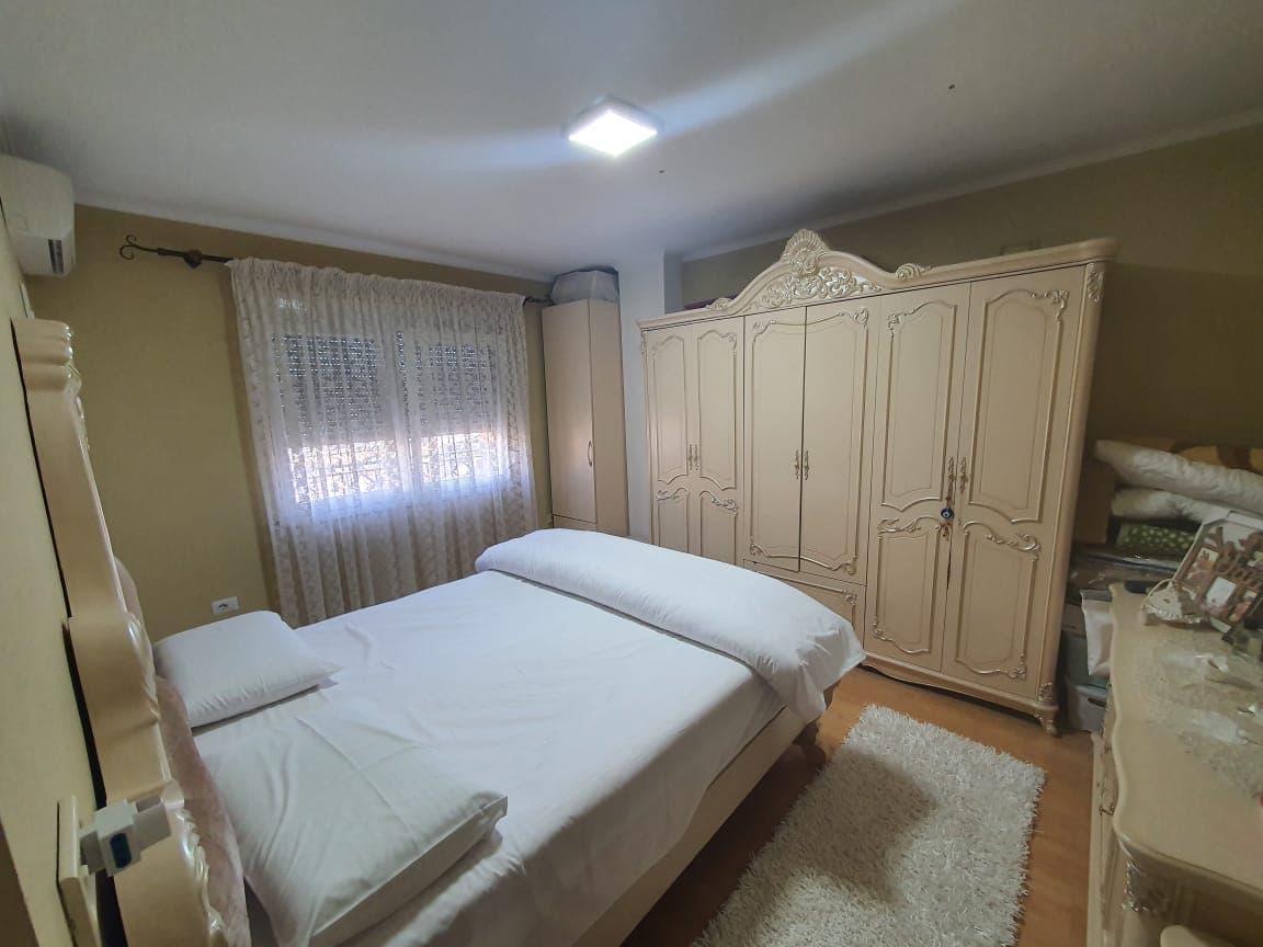 Shitet Apartament 2+1 3