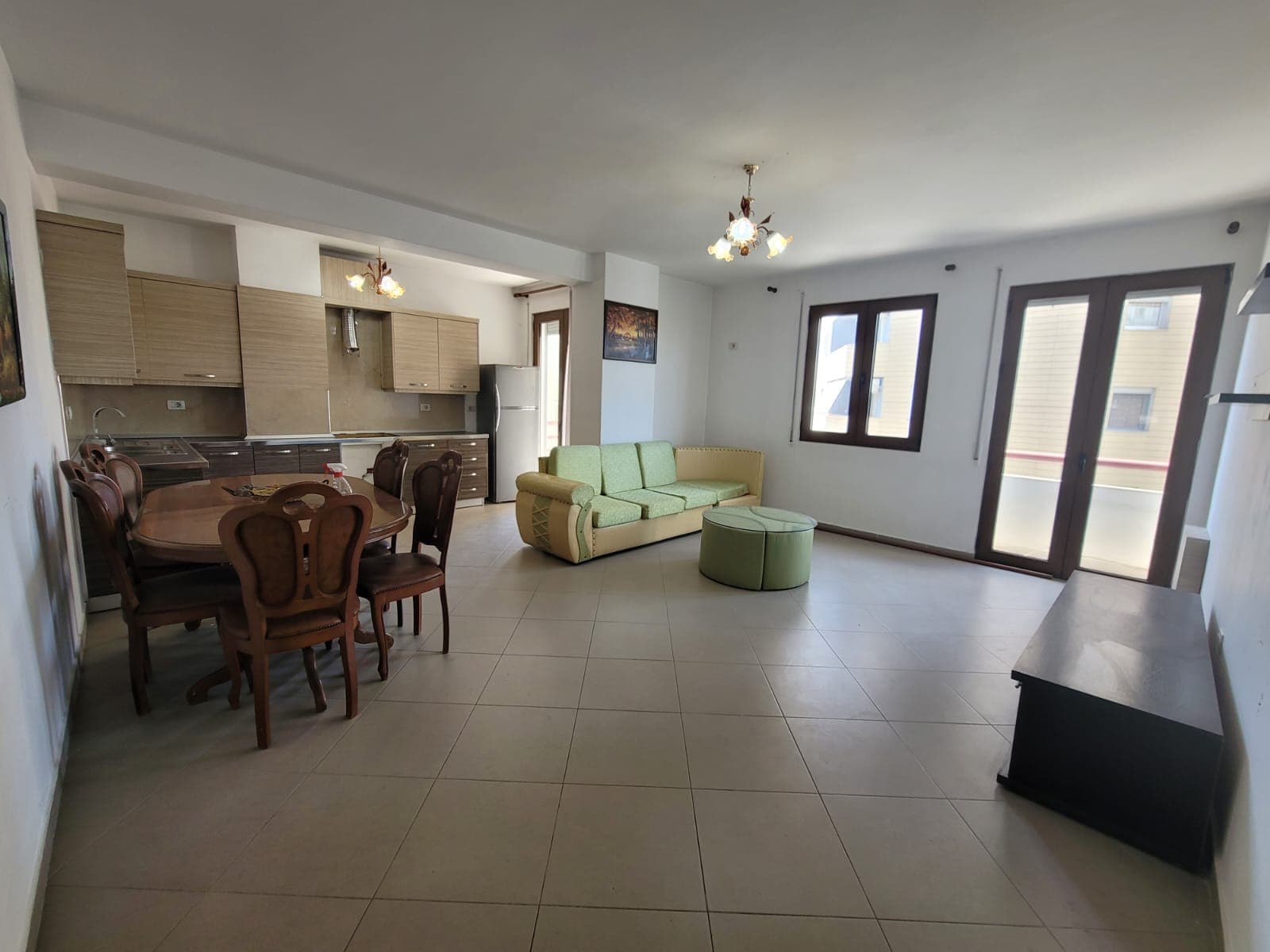 Shitet Apartament 3+1 2