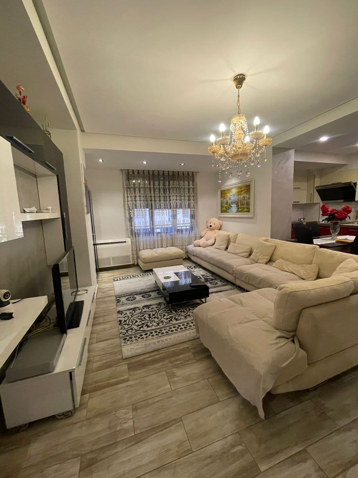 Shitet Apartament 3+1 2