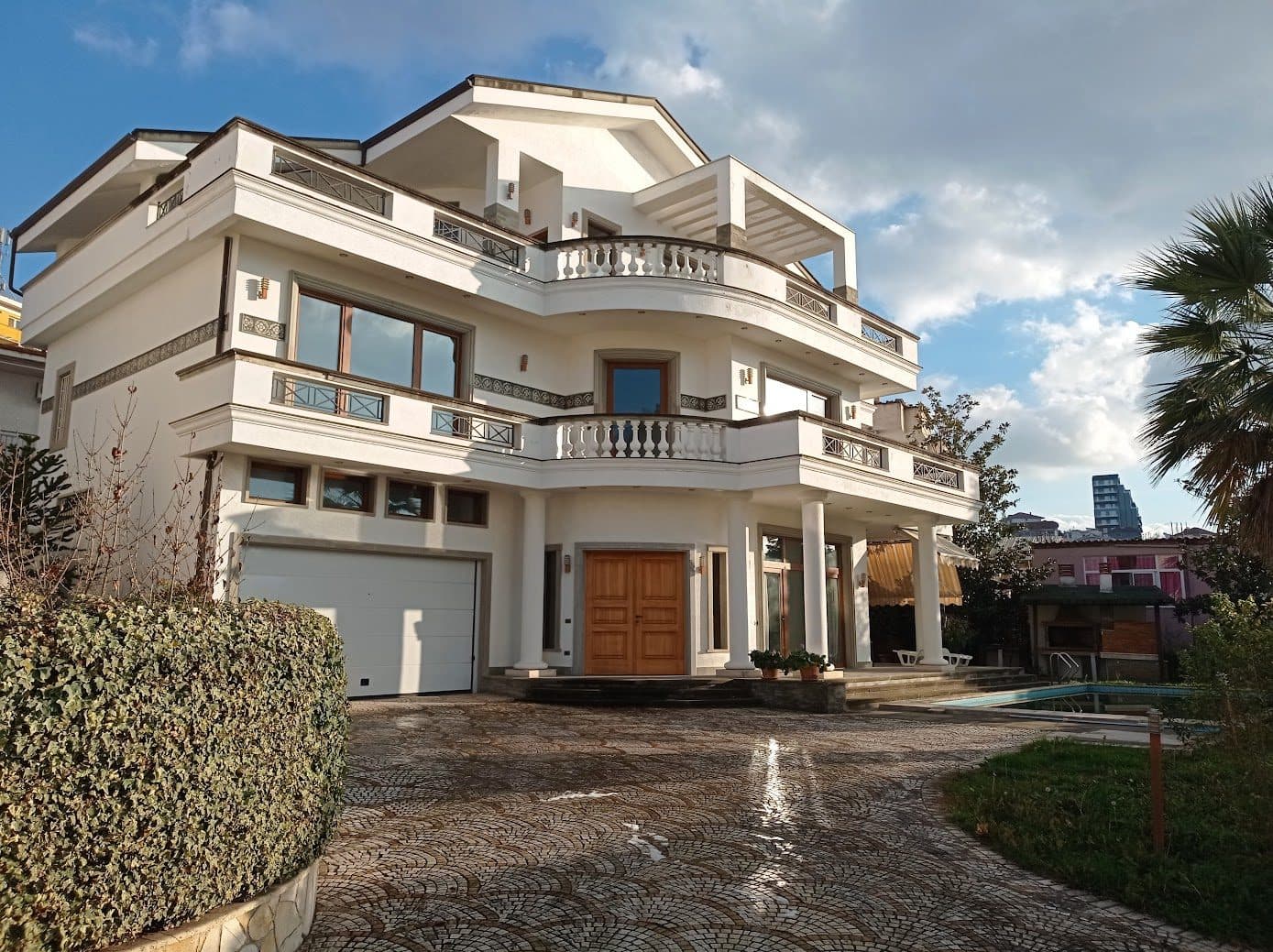 Home for sale in Tiranë