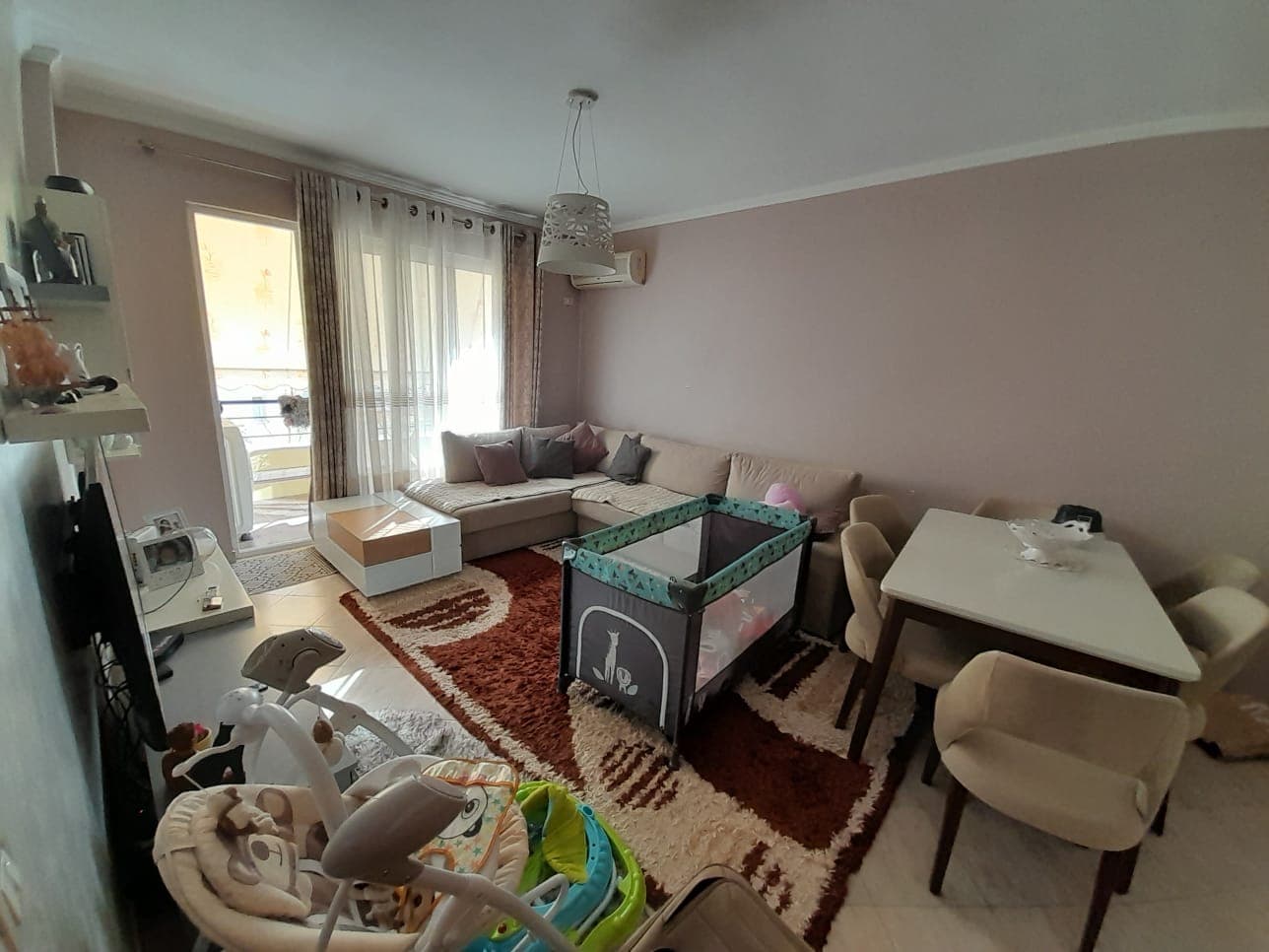 Apartament me Qira