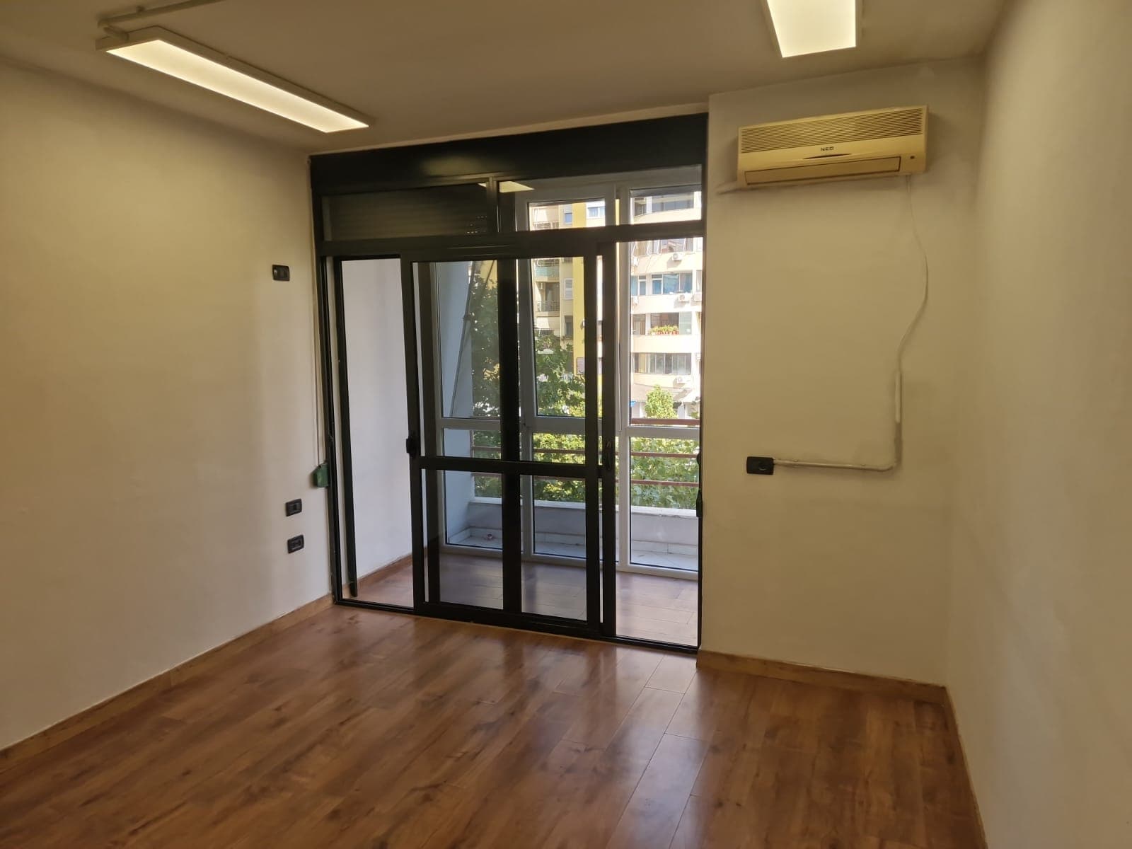 Apartament per zyra 3
