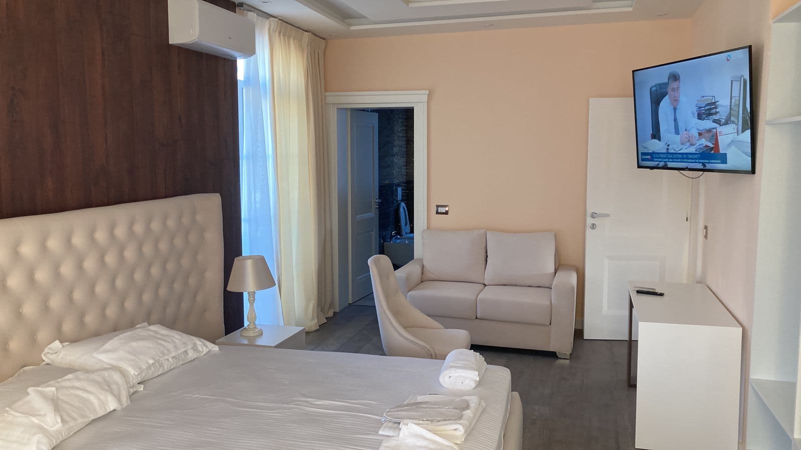 Jepet Hotel me Qera 3