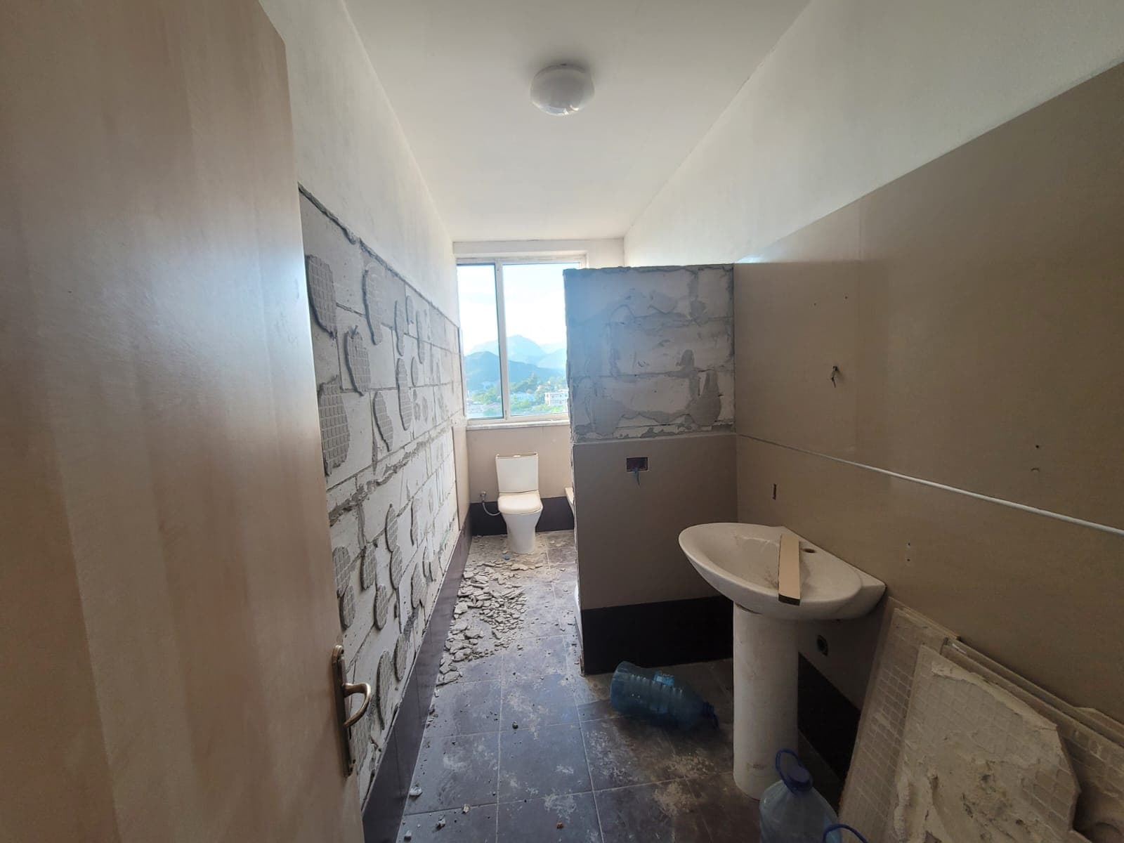Shitet Apartament 3+1+1 2