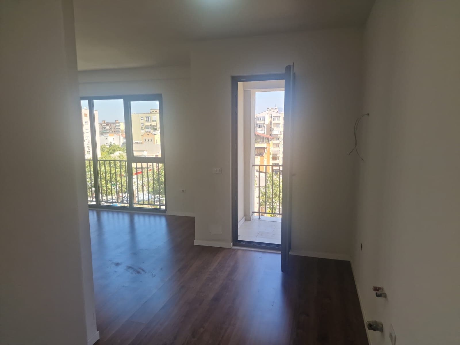 Apartament per zyra 2