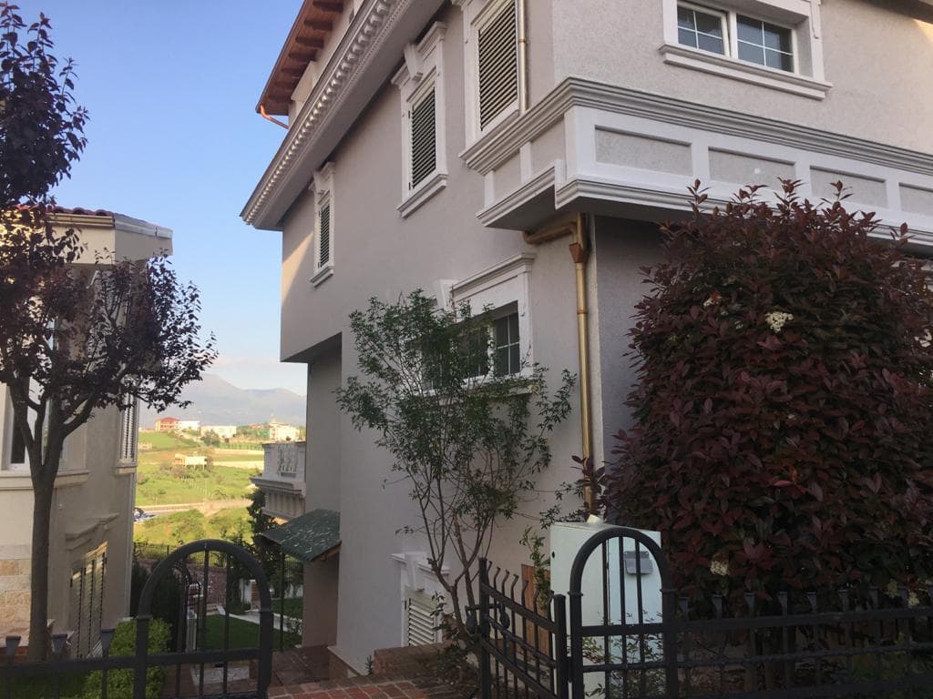 Home for sale in Tiranë 1
