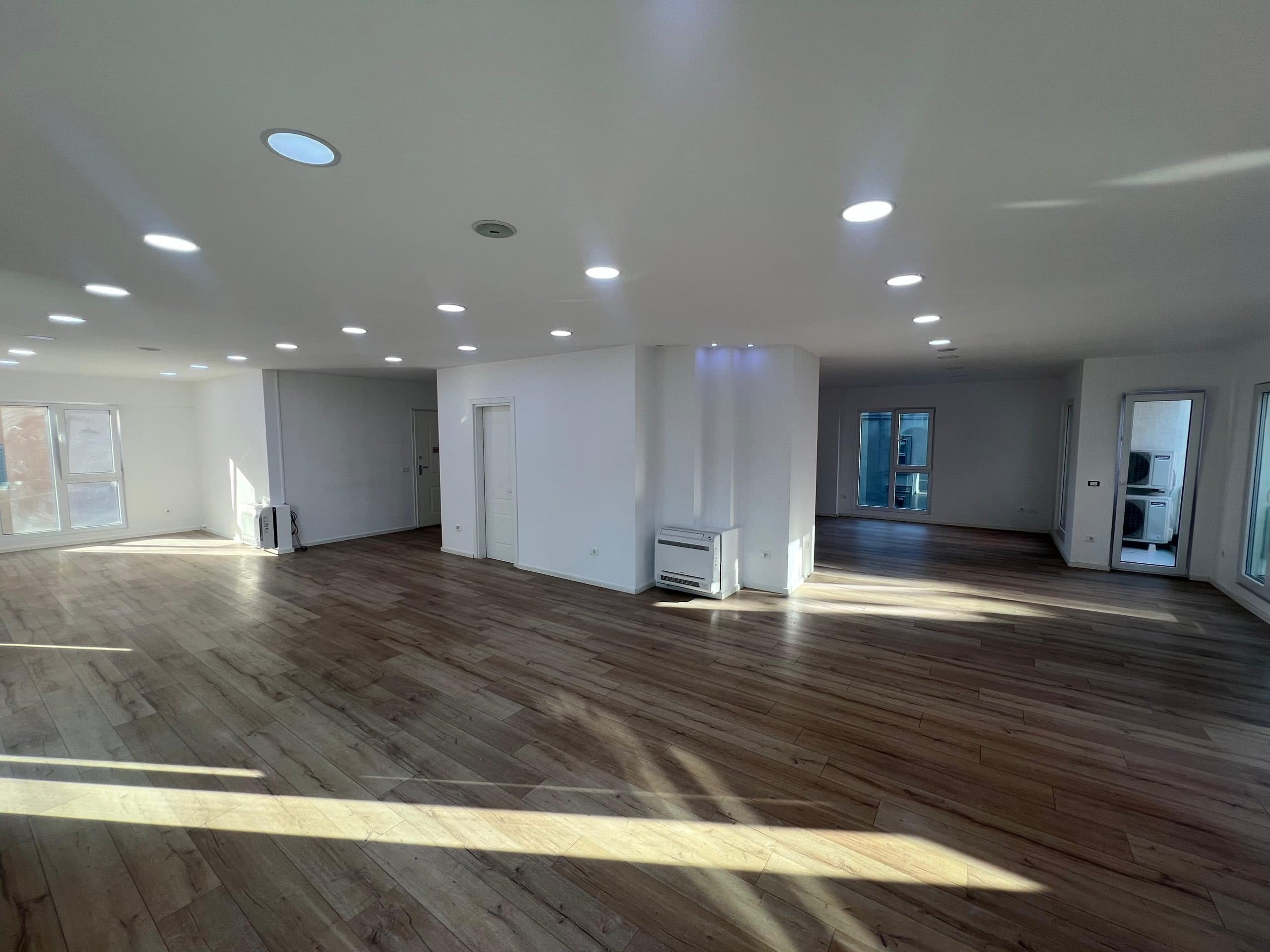 Shop for rent in Tiranë 1