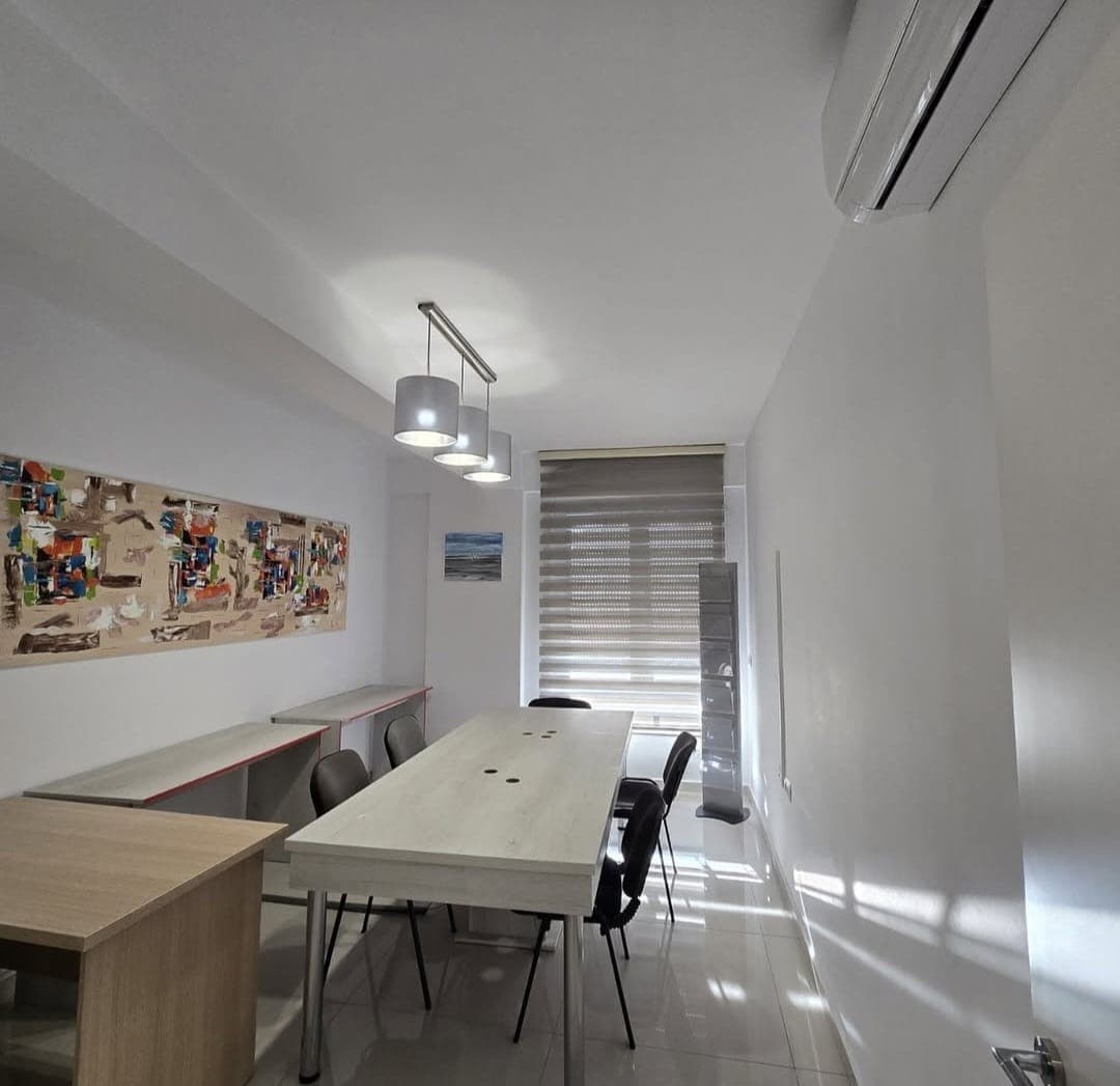 Apartament per zyra 3