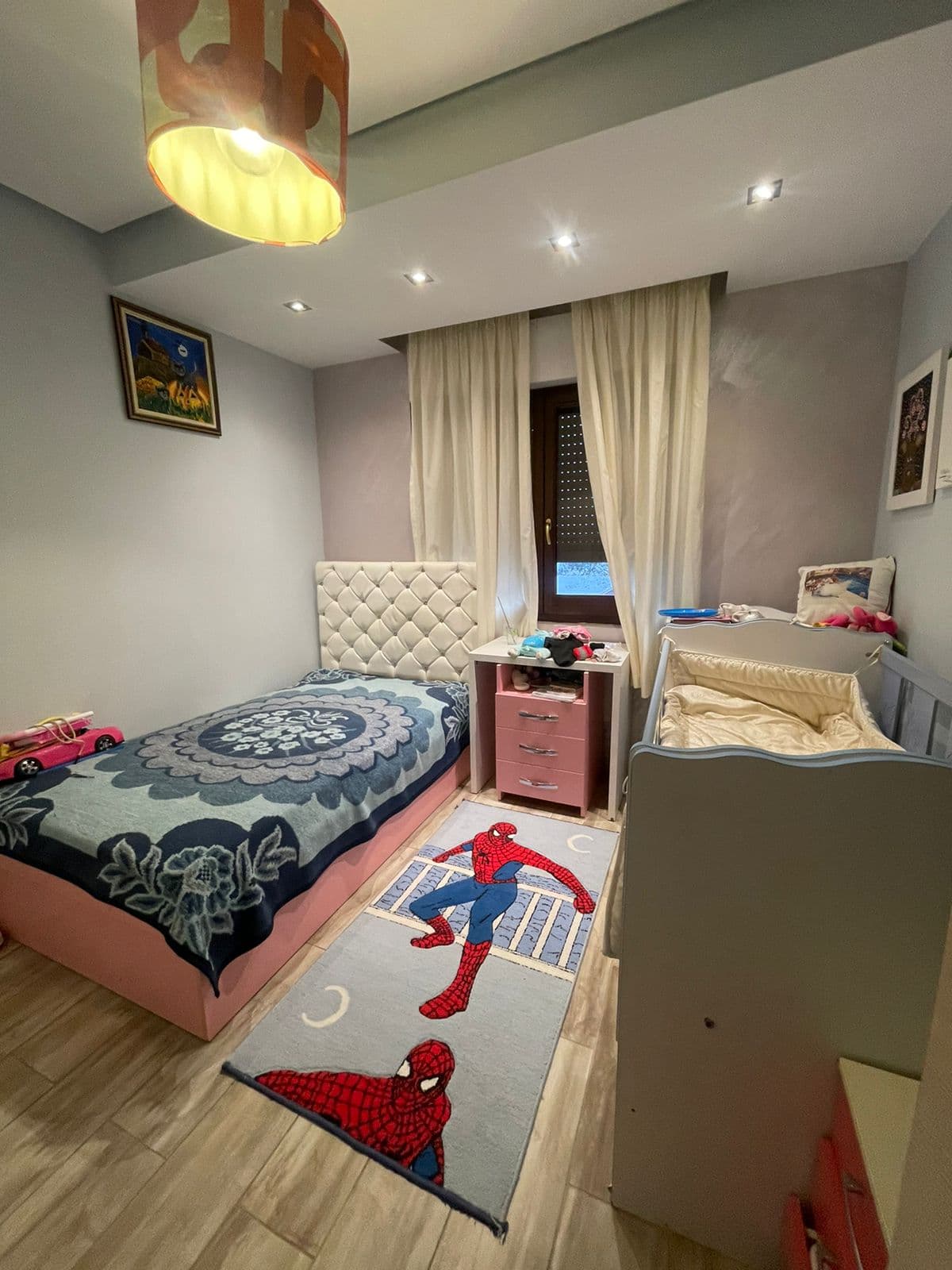 Shitet Apartament 3+1 4