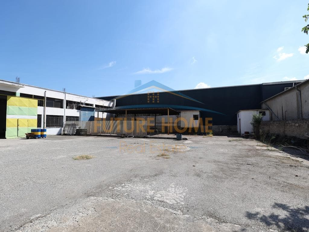 Shitet , Kapanon, Autostrada Tiranë-Durrës, Tiranë