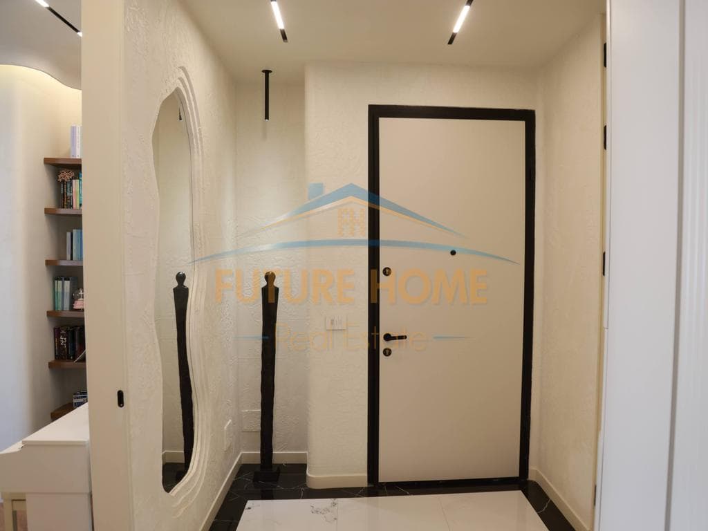 Disponojmë Apartament 2+1+2 për Shitje në Unazën e re pranë Bar " Bohem" 3