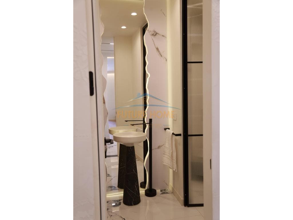 Disponojmë Apartament 2+1+2 për Shitje në Unazën e re pranë Bar " Bohem"