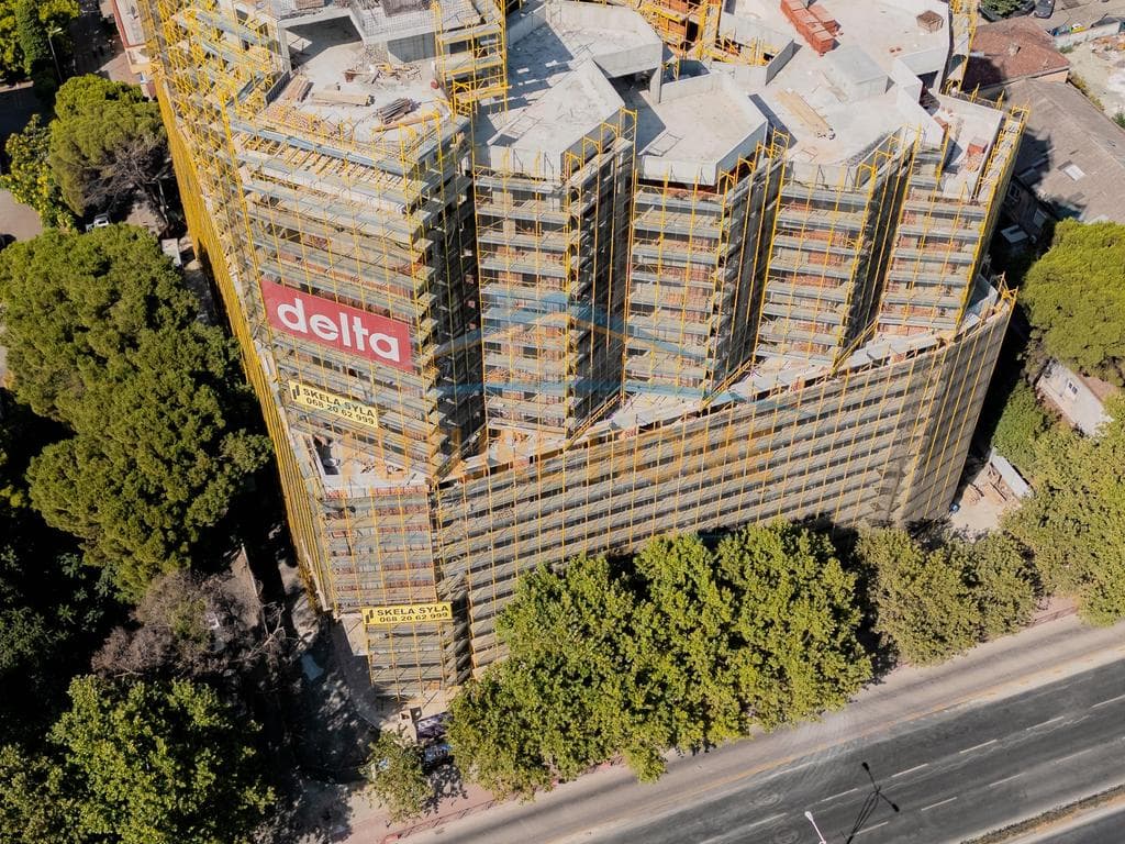 Shitet, Apartament 2+1, Colonnade Building, Rruga Dritan Hoxha.