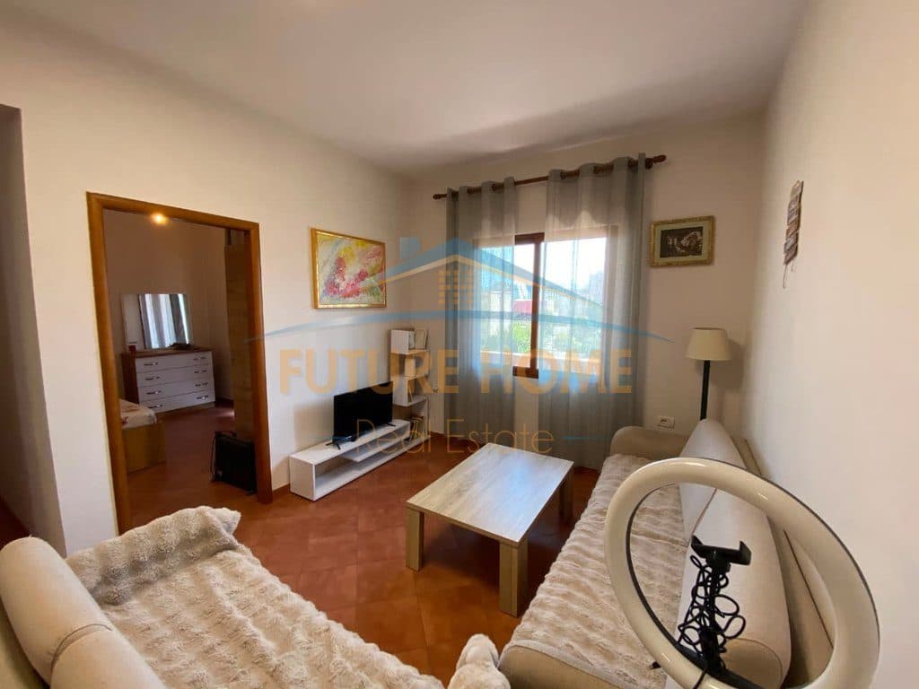 Qera, Apartament 2+1, Komuna e Parisit, Tiranë. 2