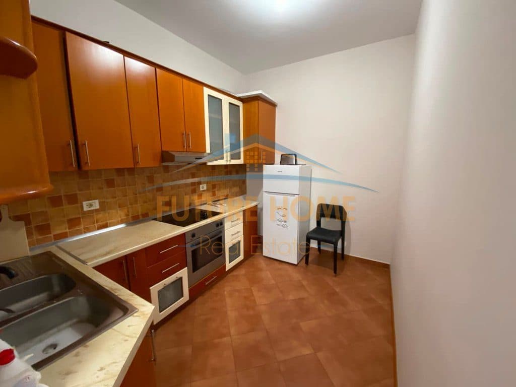 Qera, Apartament 2+1, Komuna e Parisit, Tiranë. 3