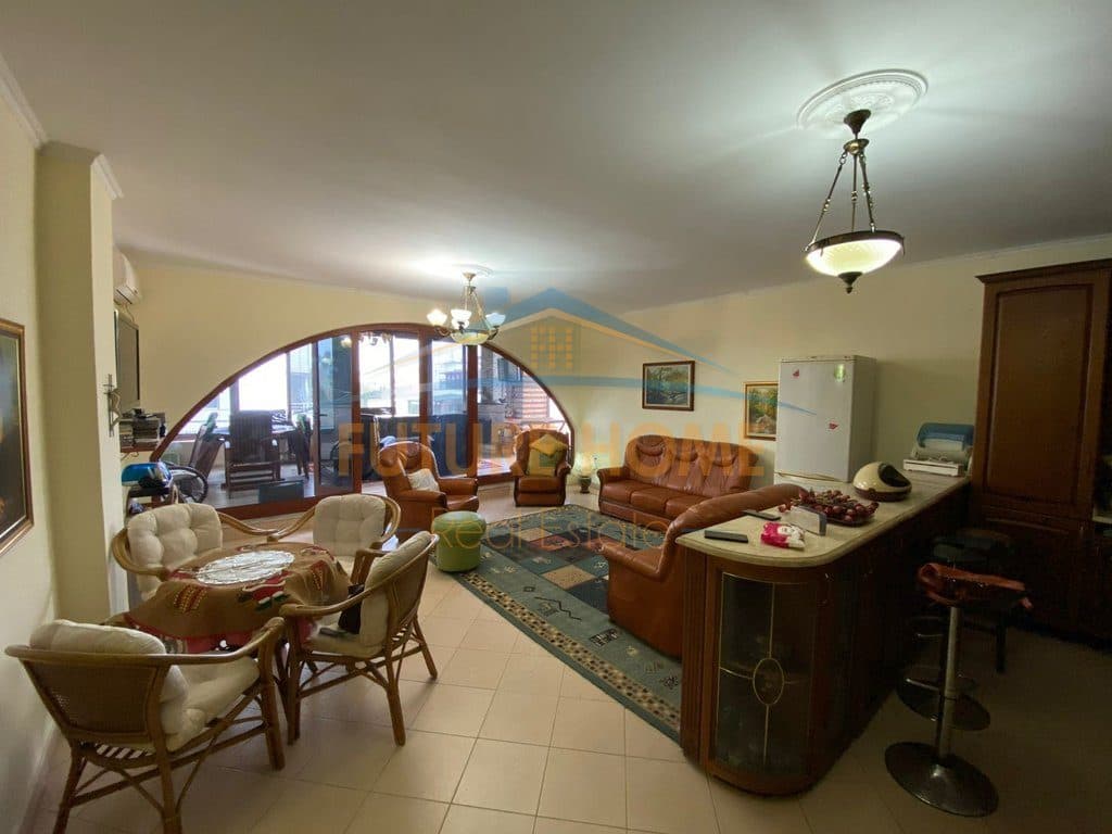 Shitet, Apartament 2+1+Post Parkimi, Golem. 2