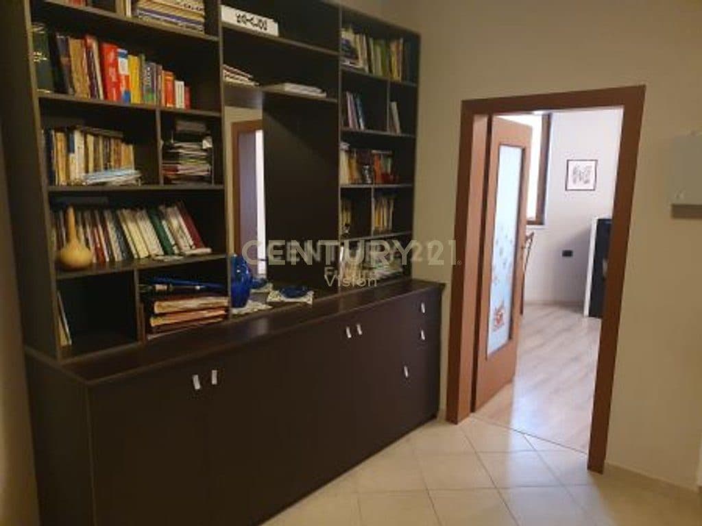 Vilë 3- kateshe në shitje afër Spitalit Rajonal, Shkodër - | 265 m² 3