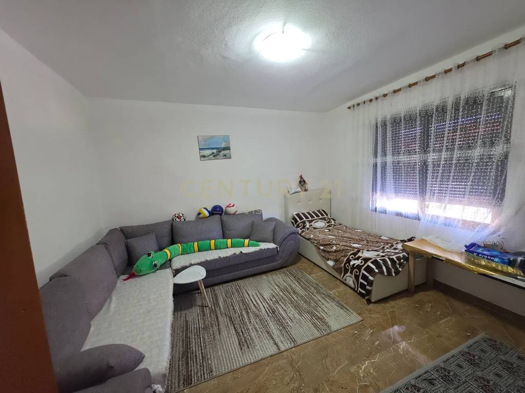 Shtëpi 3+1+2 Për Shitje në rrugen Koplik-Shkodër Km 1 4