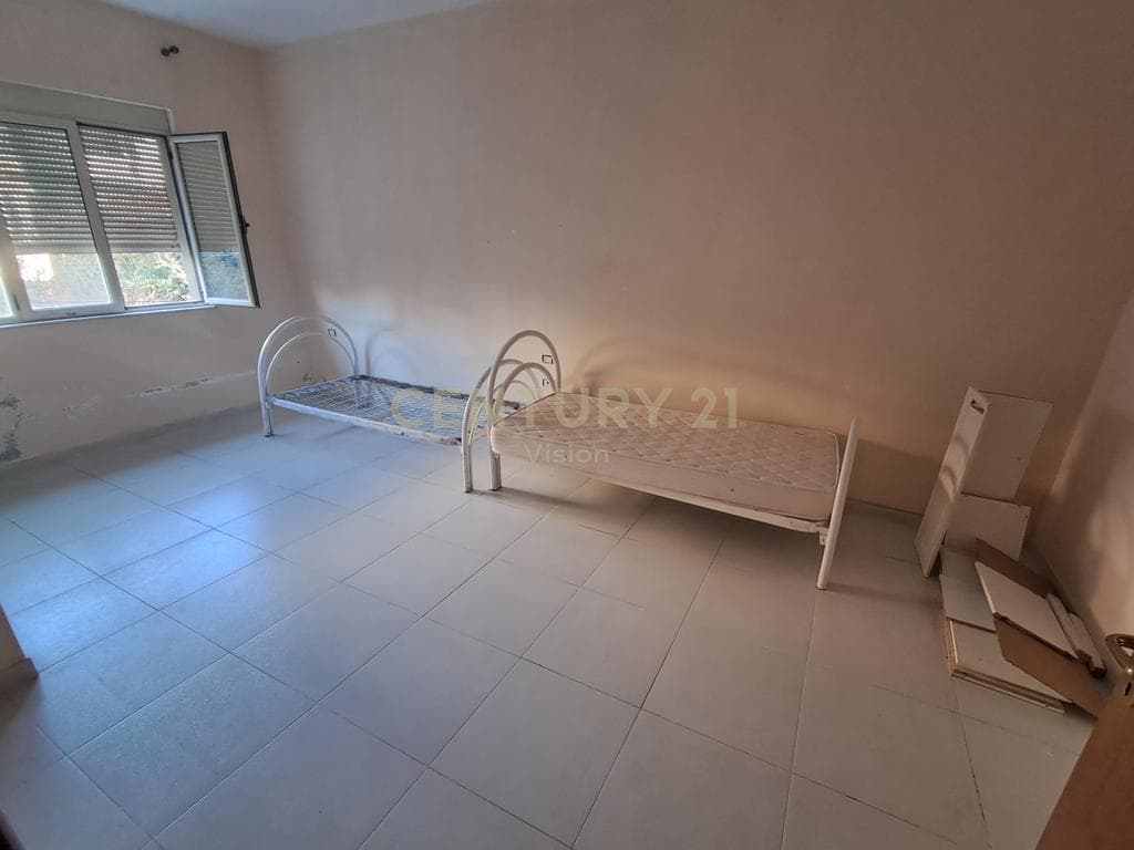 Apartament 2+1+2 per shitje, Ura Dervishbeg, Shkoder - 111 m2 3