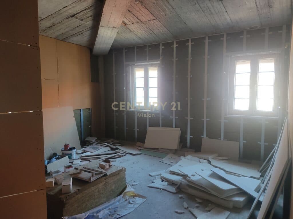 Apartament 3+1+2 për Shitje në Sarreq, Shkodër - 190m² 2