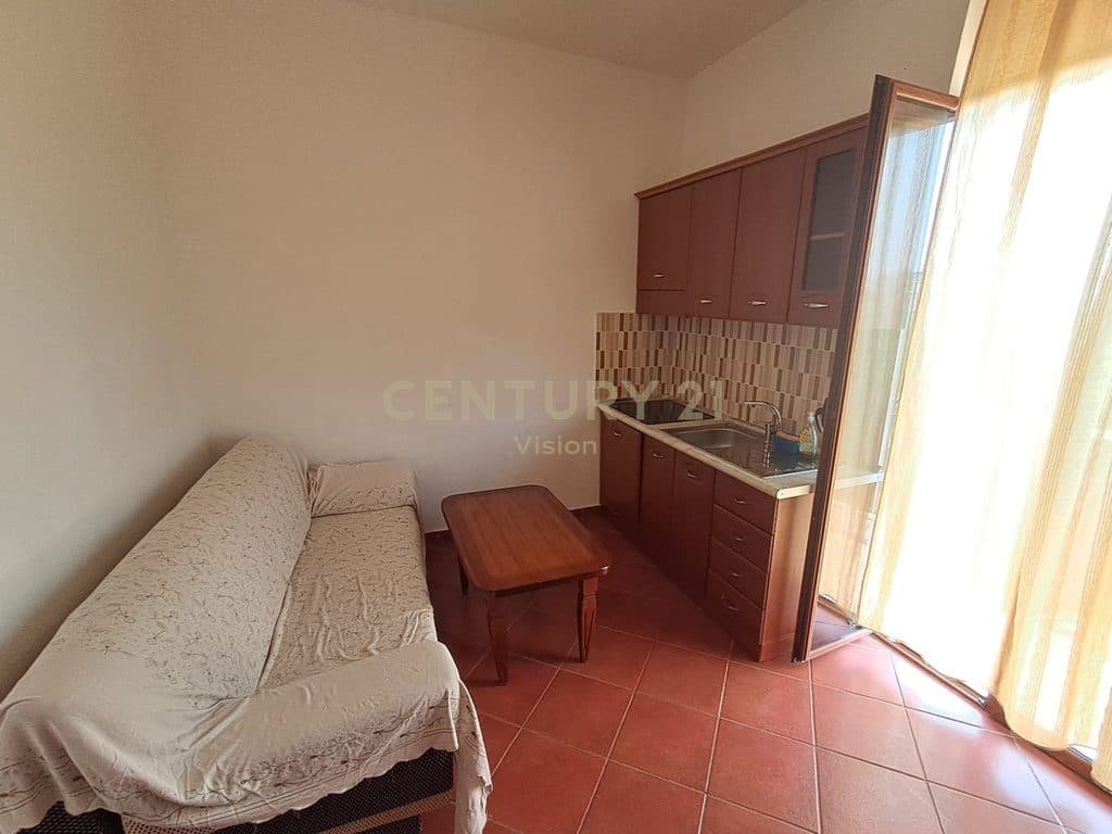 4-story hotel + 2400 m2 plot for sale in Shengjin | 2400 m²