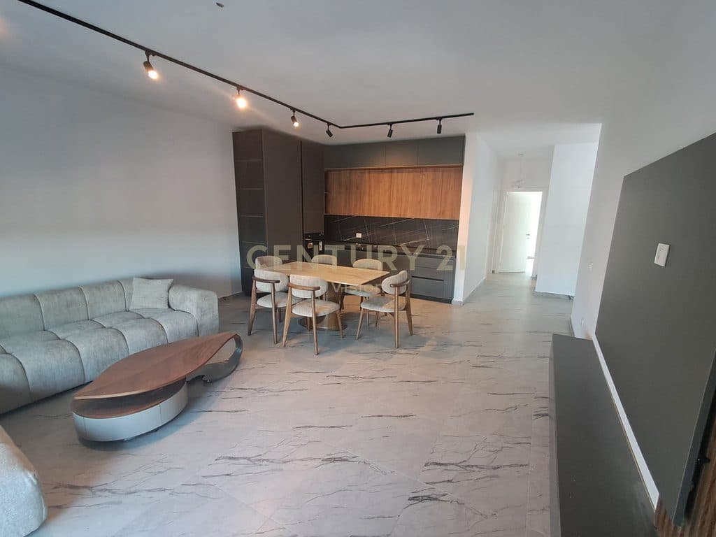 Apartament 3+1+3+ 2 ballkone per shitje, afer Arres se Madhe, Shkoder - 135 m2 3