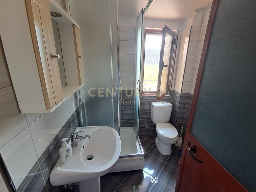 4-story hotel + 2400 m2 plot for sale in Shengjin | 2400 m²