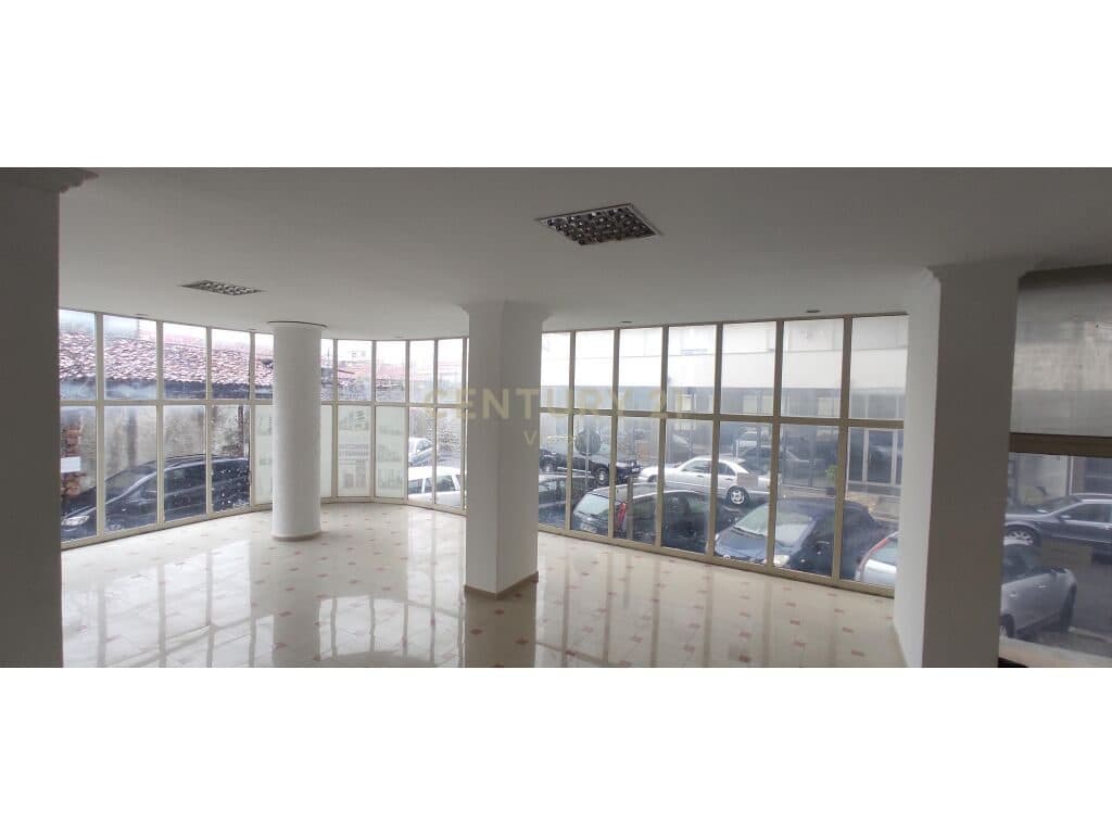 Commercial space for sale in Ura Dervish Beg, Shkodër - €269,100 | 207 m²