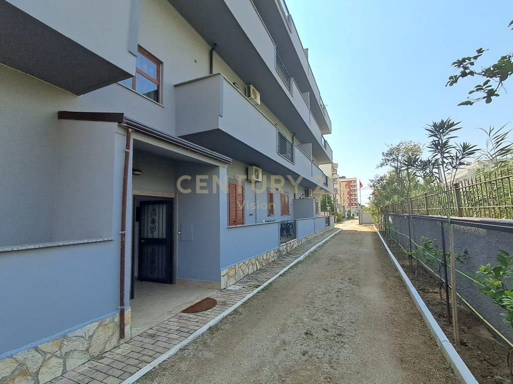4-story hotel + 2400 m2 plot for sale in Shengjin | 2400 m²