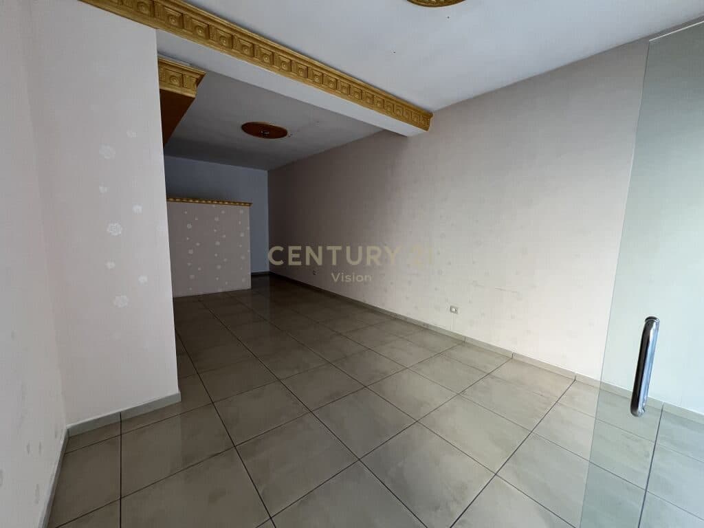 Commercial premises for sale in Parruce 3