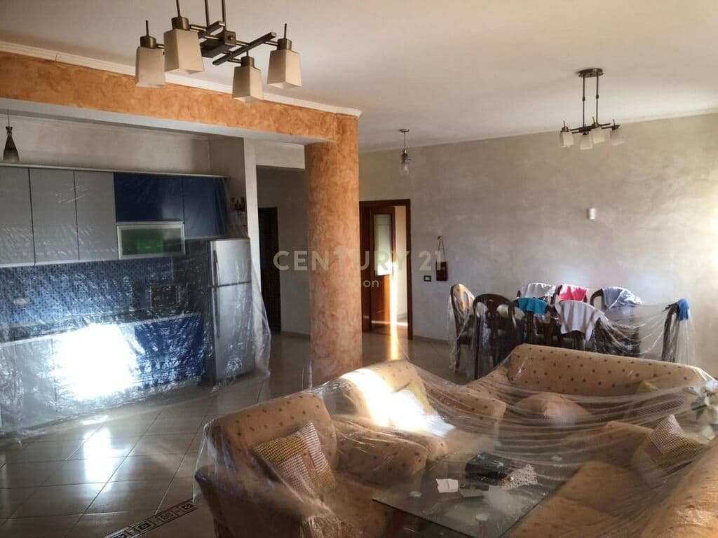 4-storey building for sale in Ishull, Lezha