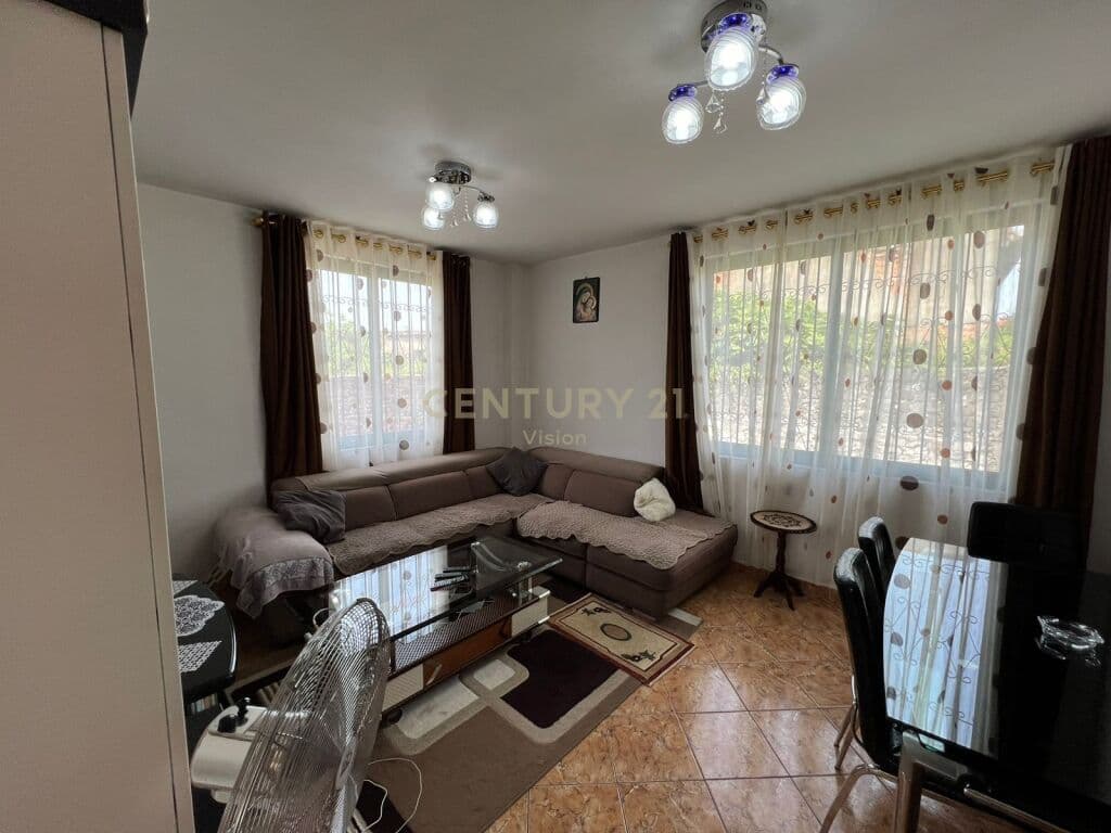 Vila 4+4 Për Shitje në Spitalet, Shkodër - 200,000.00€ | 341 m² 4