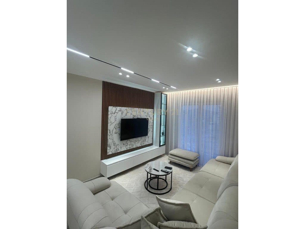 For sale 3+1+2 New building 6th floor
Area 135 m2 net
Modernly furnished in the center of Lezha
Price 165 million lek 2