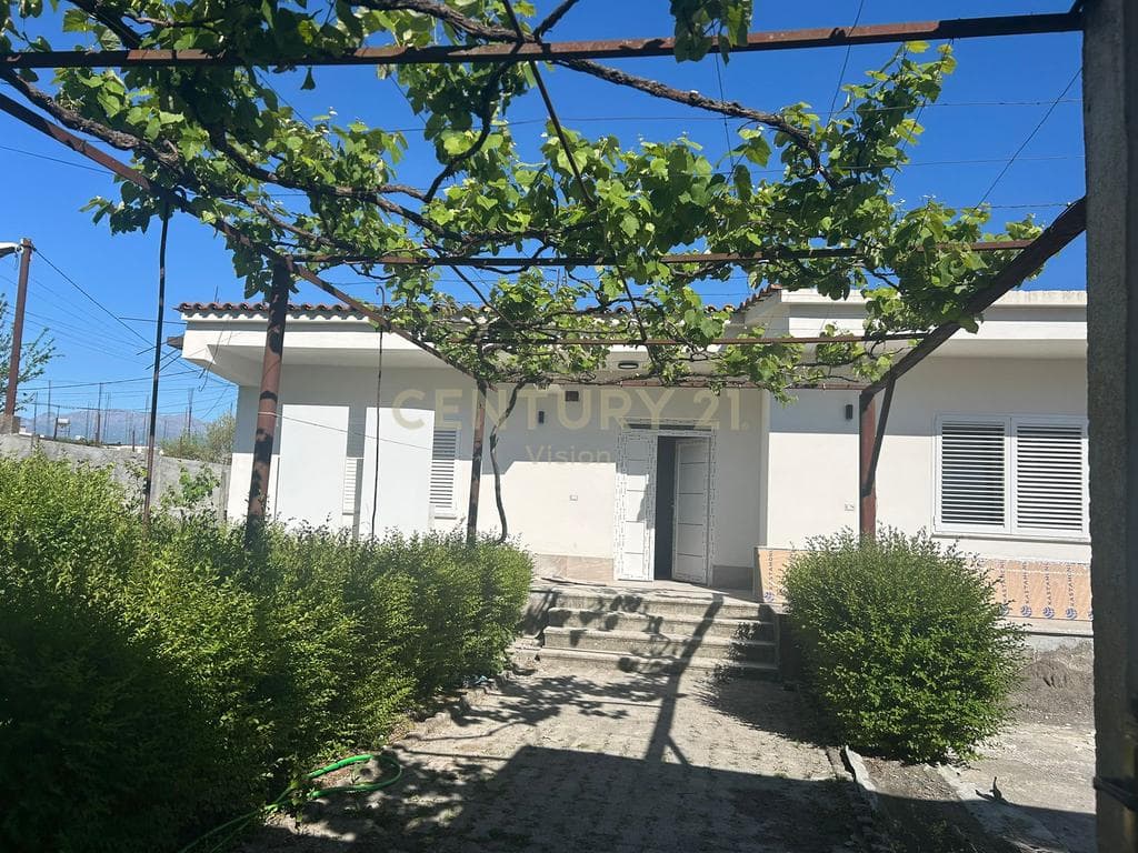 Shtëpi 2+1 Me Qira në Fermentim, Shkodër - 500€ | 300 m²