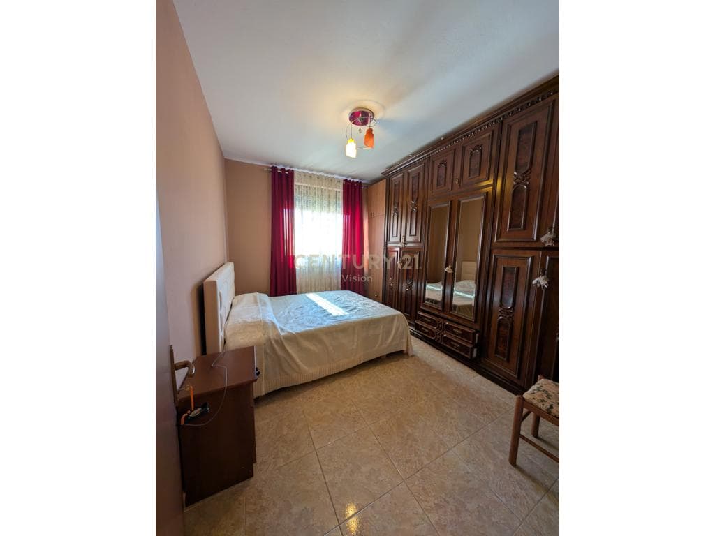 Apartament 2+2 sallone + 2 tualete për shitje në qendër Shkodër - 116 m² 3
