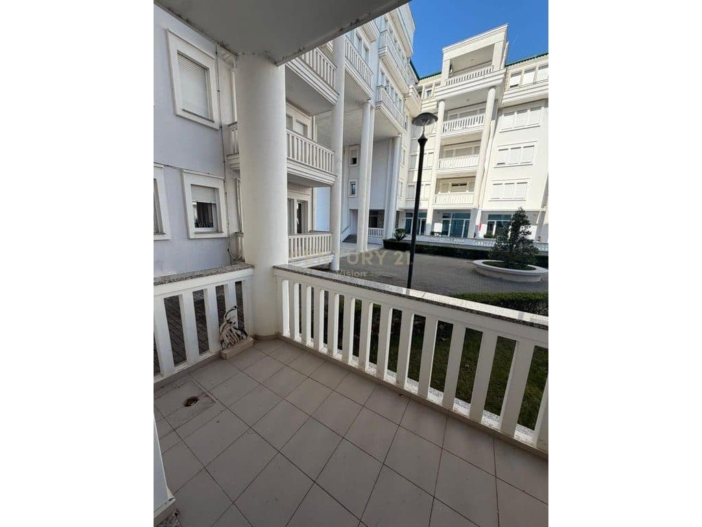 Apartament 3+1 me 2 Tualete për Shitje në Grand Europa Resort, Velipojë 4
