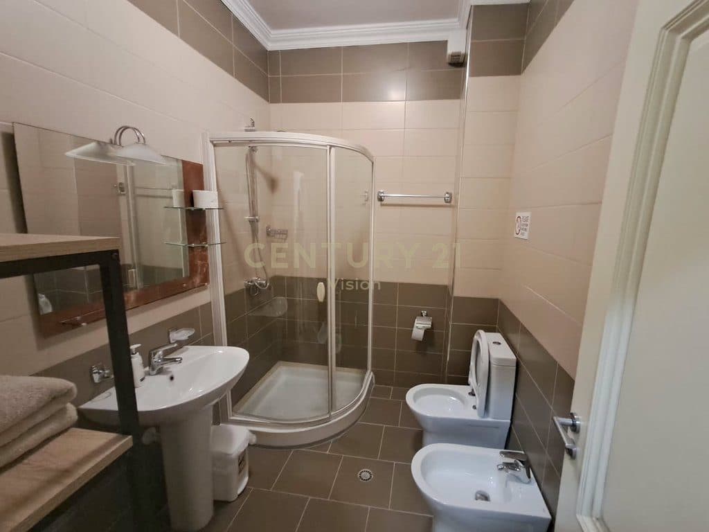 Kati i pare i nje shtepie private 1+1 me Qira afër stadiumit, Shkodër | 70 m² 4