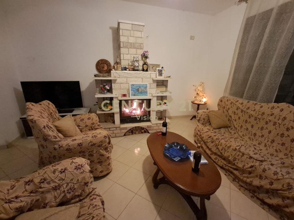 Vilë 4- kateshe + toke Për Shitje në Shirokë, Shkodër | 1000 m² 3