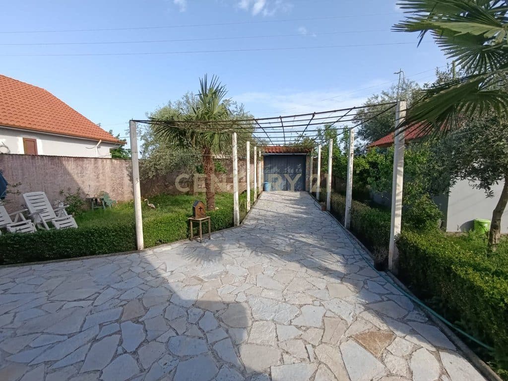 Vilë 2 kateshe Në Shitje në Hot, Shkoder - 150,000€ | 500 m² 4