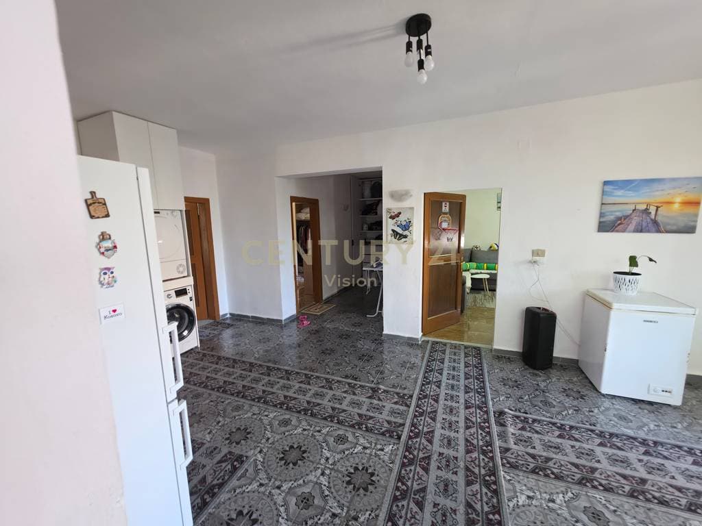 Shtëpi 3+1+2 Për Shitje në rrugen Koplik-Shkodër Km 1 3