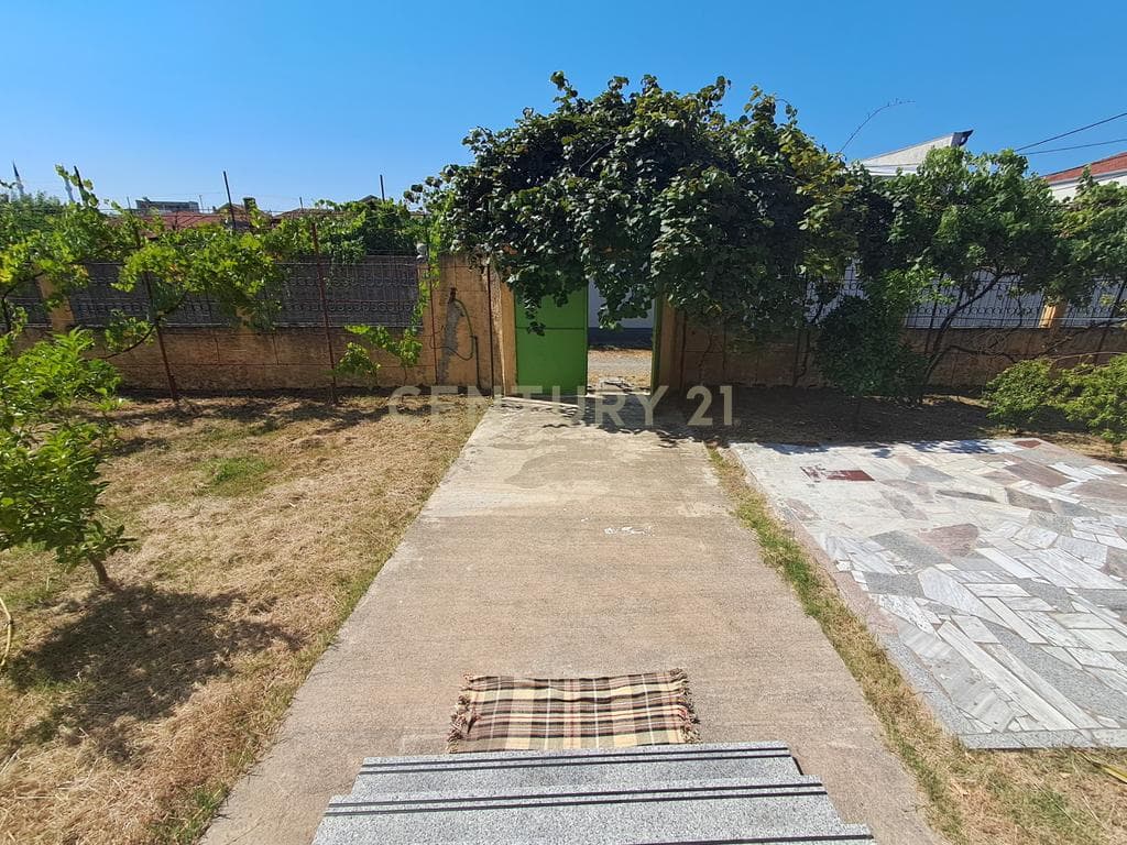Ekskluzive Shtëpi private + truall + dy dyqane per shitje në Kiras, Shkodër | 609.2 m² 4