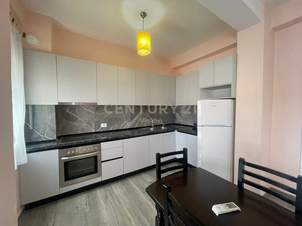Apartament 3+1 Me Qira në Qendër, Shkodër | 120 m² 2