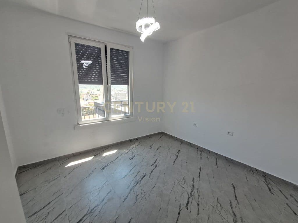 Apartament 3+1+3+ 2 ballkone per shitje, afer Arres se Madhe, Shkoder - 135 m2 4