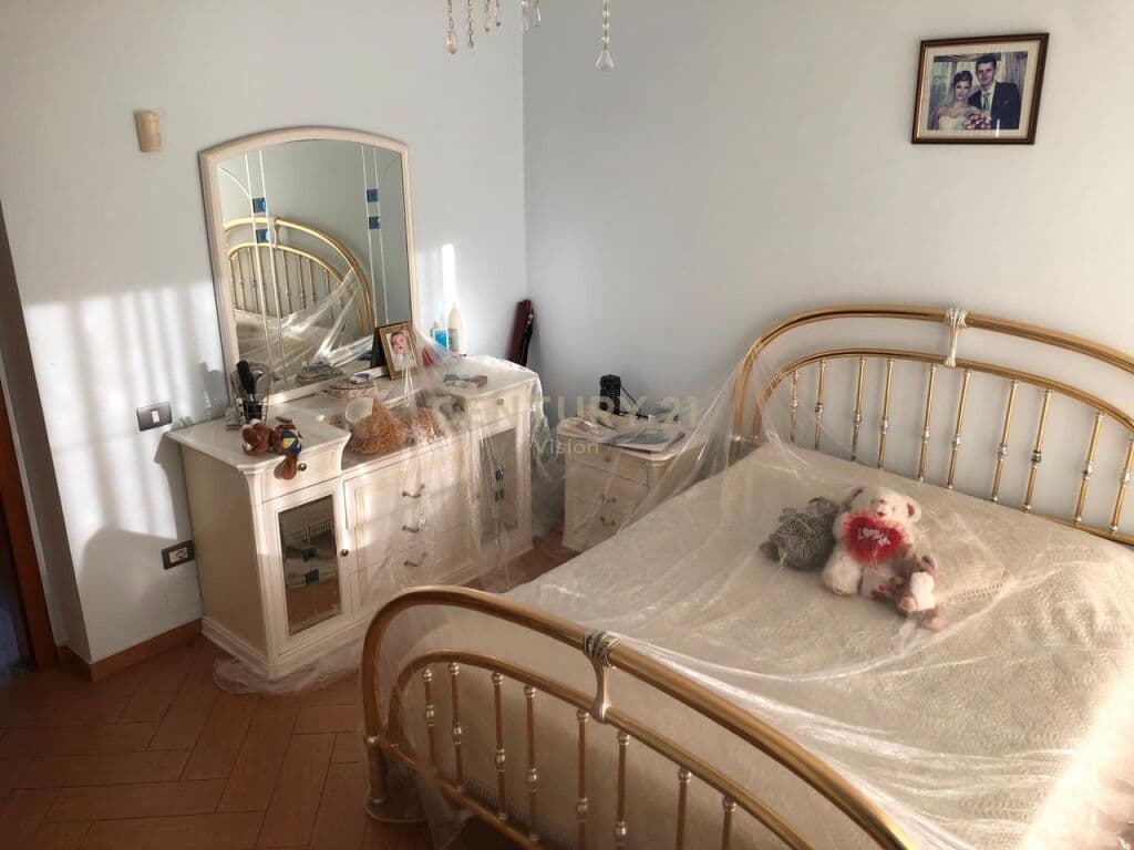 4-storey building for sale in Ishull, Lezha