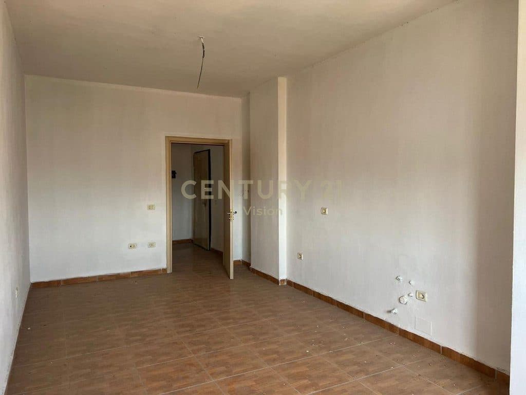 Apartament 2+1 Për Shitje në Qendër, Shkodër 2
